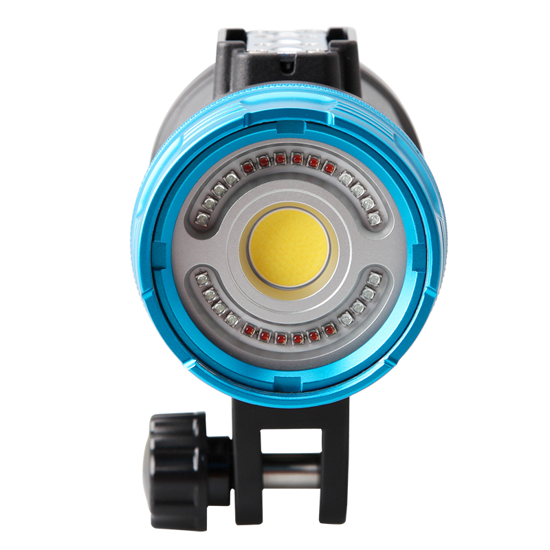 WEEFINE WF082 Smart Focus 5000 - مراجعة Dive Flashlight 5000 Lumens Underwater وسعره